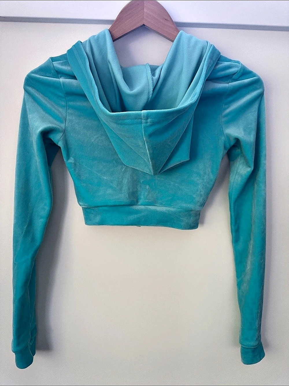 New Pink Velour 3-Piece Crop Top Set in Blue - Picture 9 of 9